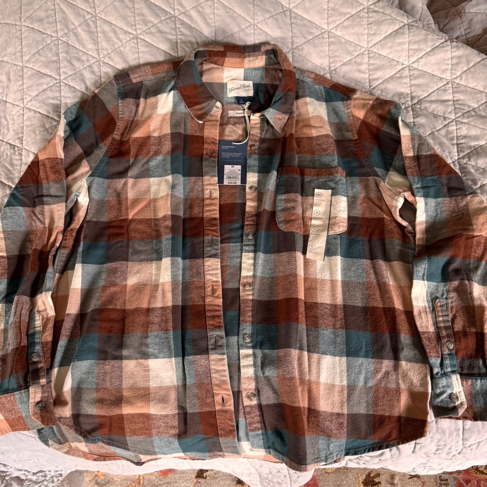 NWT Universal Thread Plaid Flannel Shirt Shacket Med Button Down Fall Layering